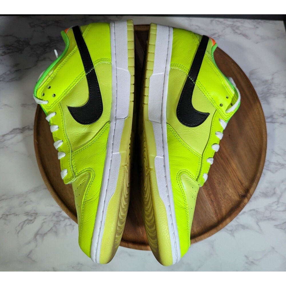 Nike DunkNike Dunk Low SE Volt Black Total Orange lFJ4610 702  Mens Size 12 - Picture 5 of 8